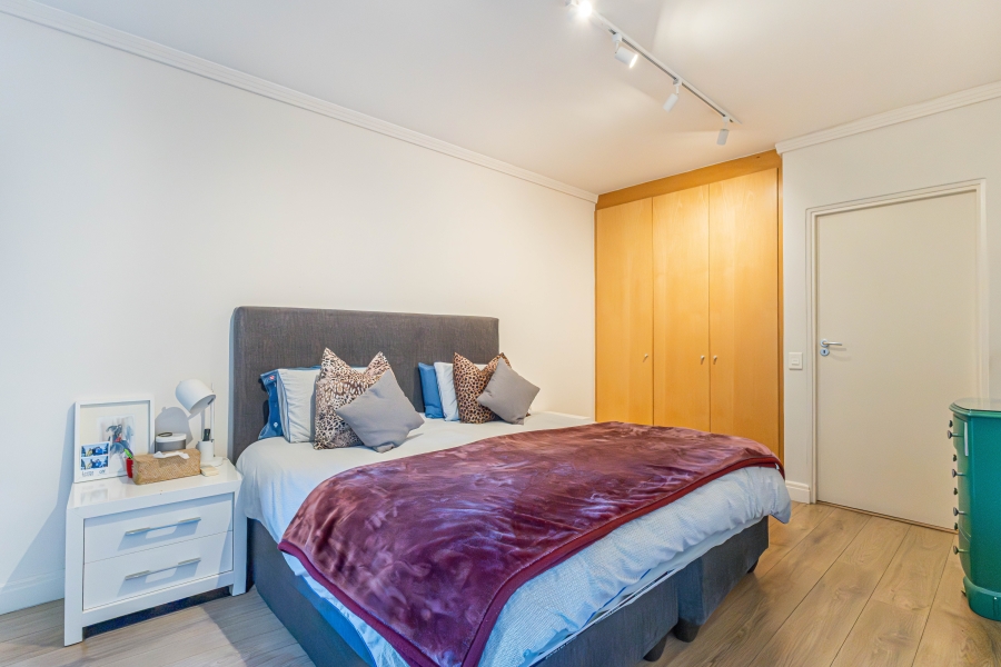 To Let 4 Bedroom Property for Rent in Mouille Point Western Cape